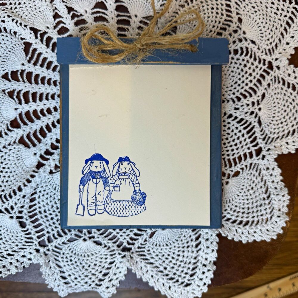 Small Painted Wood Hanging Plaque Blue/White Couple Art, Jute Hanger 6x5"